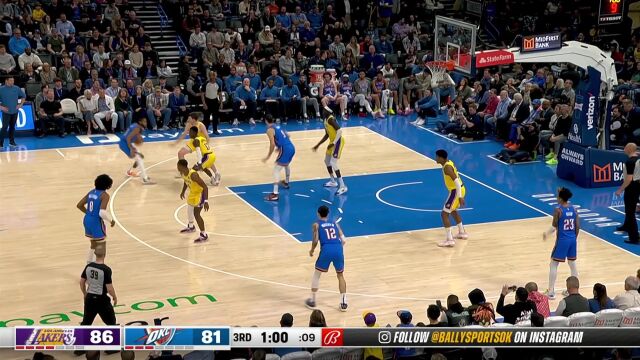 篮下沉着冷静 萨里奇点飞两人打板上篮建功