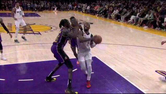 这球你怎么看！湖人独行侠关键卡位战现争议判罚