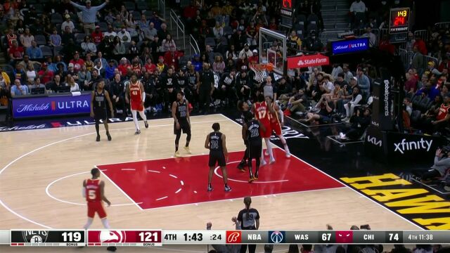 关键时刻毫不手软 特雷杨人缝中摆脱防守抛投得手