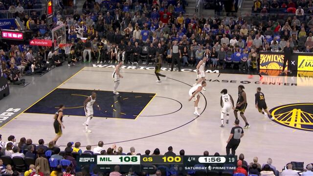 要进就进关键球！库里三记三分追平比分