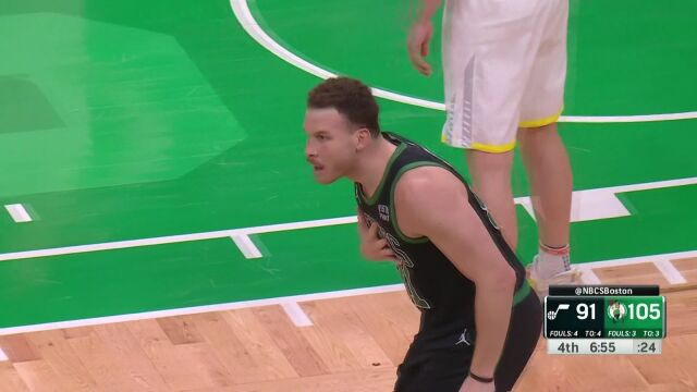 一股子拼劲还在！格里芬攻防两端舍身帮助球队