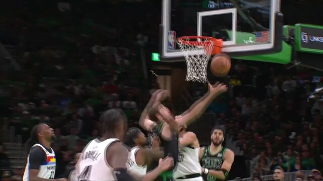 避实就虚完成进攻 塔图姆撤步中投无视诺威尔