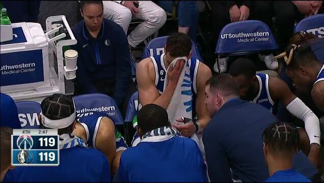 NBA常规赛：奇才vs独行侠第4节英文原声回放