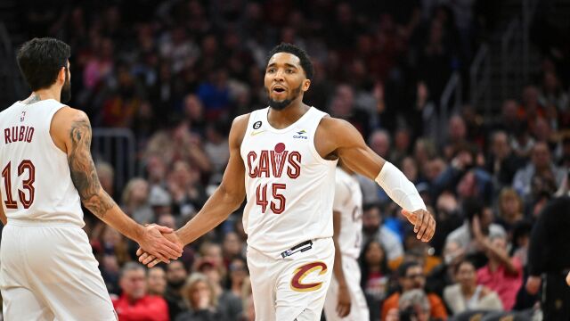 米切尔vs公牛集锦 全场29+10全面发挥一举击败公牛