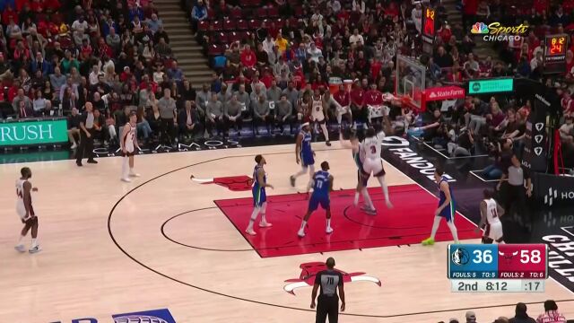 不断刷新今日最佳镜头！庄神隔着贝尔坦斯单臂怒扣