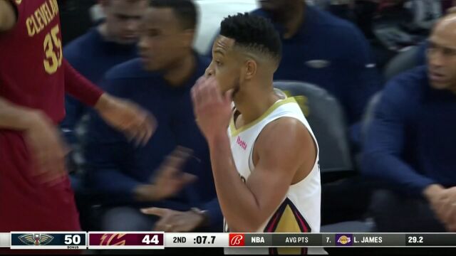 灭你嚣张气焰！米切尔中场超远三分准压哨命中毫不讲理