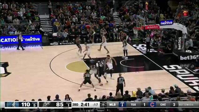 NBA常规赛：森林狼vs马刺第3节 英文解说回放