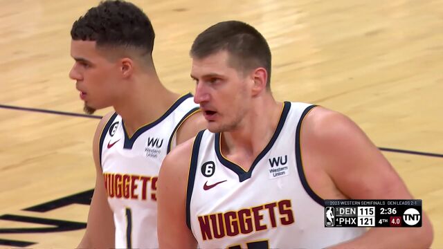 就是要三分！约基奇硬顶布克打进关键2+1