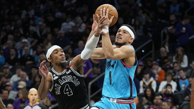 马刺94-115太阳 太阳轻取马刺迎6连胜锁定季后赛