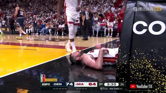 老将玩儿了命了！乐福连续点抢进攻篮板外加飞身倒地救球