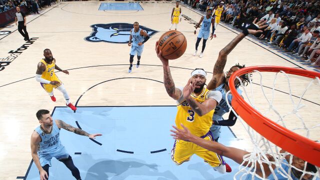 安东尼-戴维斯vs灰熊集锦 全场31分19篮板未能带走胜利进入下一轮