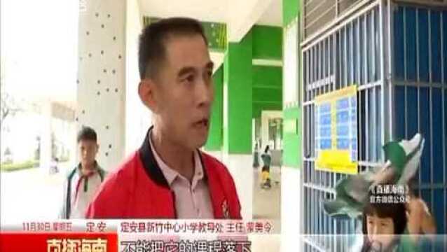 任课老师接连生病 代课老师看班不上课引担忧