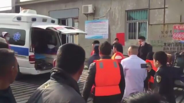 福建漳州海域一货轮沉没 船员凌晨3点弃船 目前11人获救1人失联