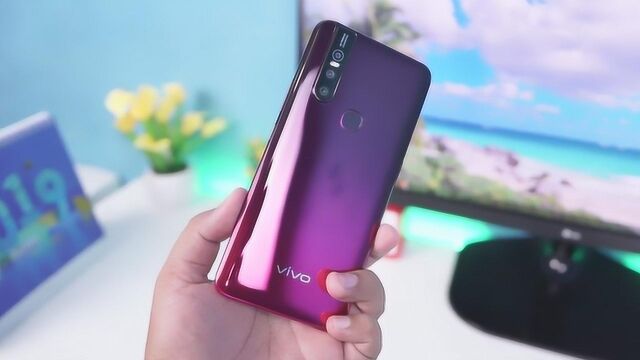 Vivo V15真机开箱评测,联发科P70+升降摄像头+真全面屏