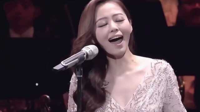 张靓颖迪玛希同唱高音神曲《女神之舞》,网友:神仙打架现场!