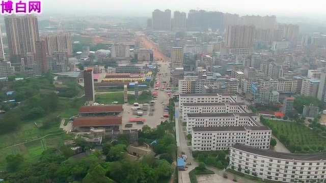 航拍博白建设中的东风北路和东风南路