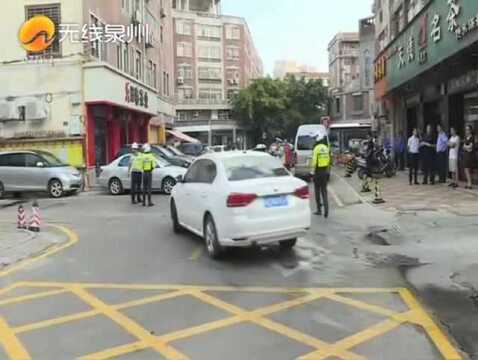 停车服务公司正在对停车位的收费方案进行公示