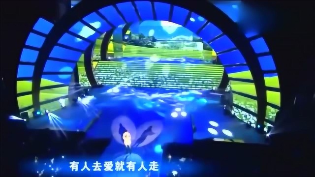 美女演唱《该是时候》,听哭现场观众