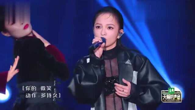 张韶涵、李汶翰演唱《尼克拉斯》,超有女王范