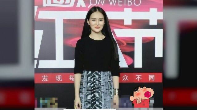 球球“网红公司”开业,众多网红前来助阵,将现场弄得一片狼藉