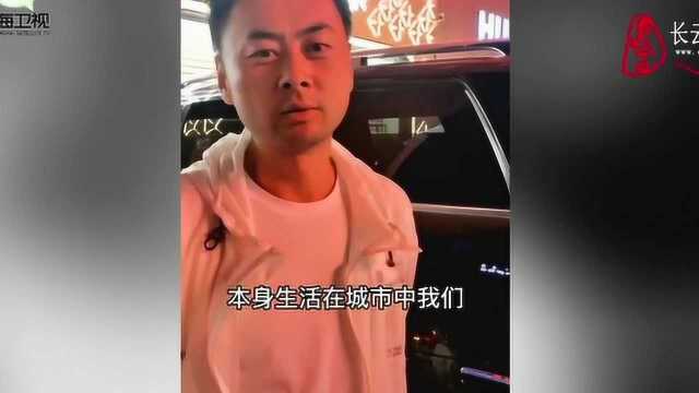 80后男子开着百万豪车摆地摊,有孩子要养,还要还房贷车贷