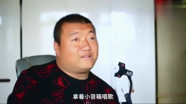 辽宁锦州:事实证明,就算没有手也阻挡不了男人抽烟!