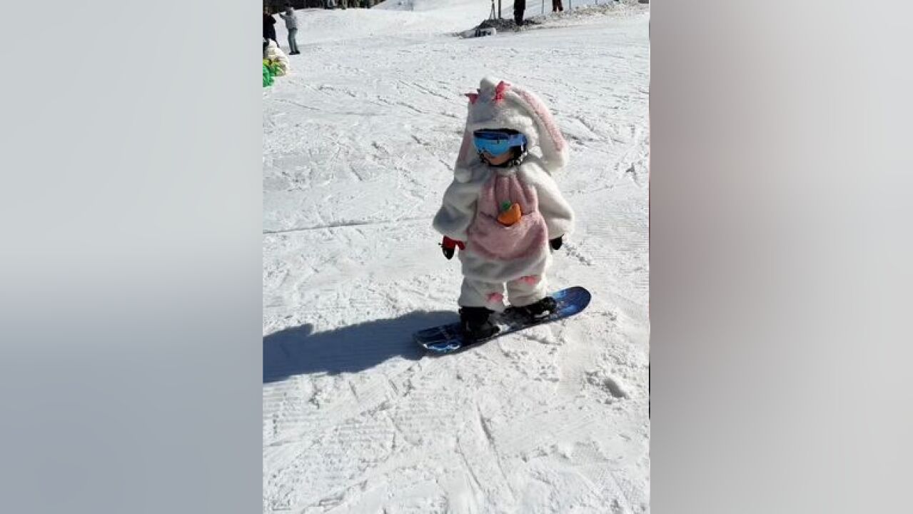 这两下扭的太可爱了单板滑雪 冬天一起去滑雪吧