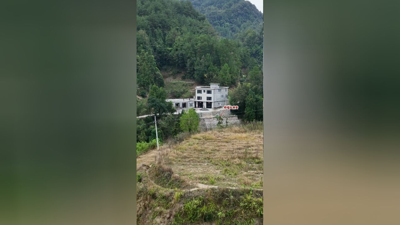 深山建房多劳累,建地基堡坎墙比建房更贵,为何花如此大代价在农村山里!