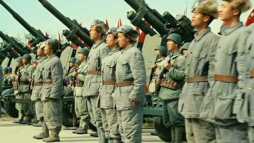 这才是气势磅礴的战争片，解放军万炮齐发，横扫千军过长江，给力