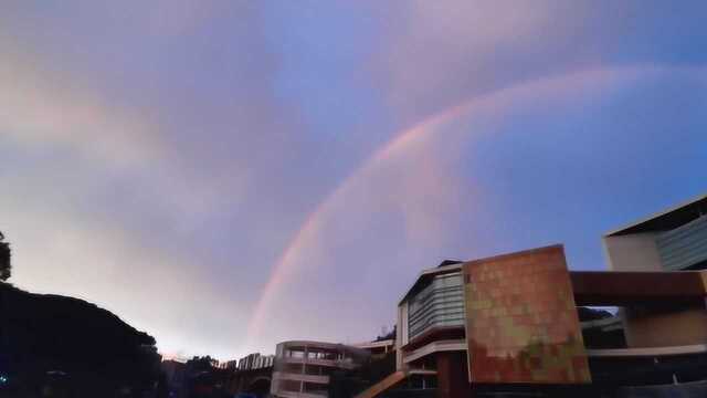 变化莫测!贵阳一日过四季暴雨冰雹晚霞双彩虹 市民:多彩贵州