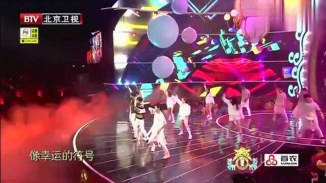 历年北京春晚回顾:TFBOYS 歌曲《幸运符号》,三小只太帅了!