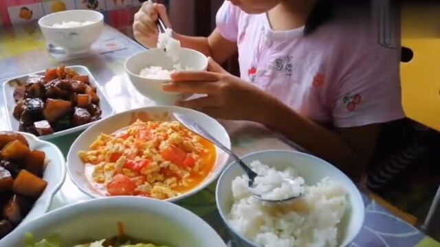 红烧土豆焖猪肉好吃入味,孩子们的爱吃,做法超简单