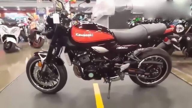 机车摩托:实拍川崎四缸复古Z900RS,国内售价14.1万,感觉怎样?