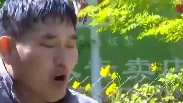 “大衣哥”的微博账号是假的!你看看他这个手机,咋能下载微博