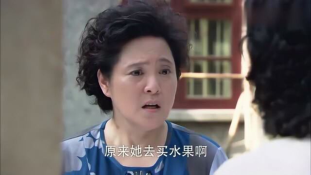 邻居来告诉品如妈妈,品如死那天,见到是洪世贤开车带走的