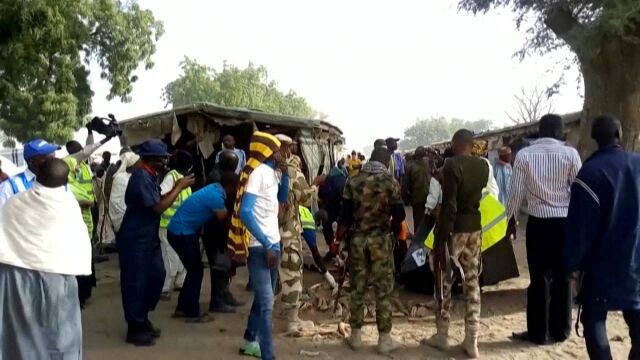 尼日利亚地方政府车队遭“博科圣地”武装分子袭击,致30人死亡