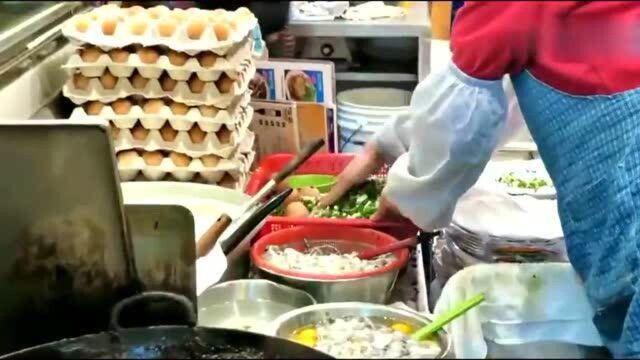 香港美食:超级美味的酥炸蚵仔,香港九龙街头美食,还没下锅都那么诱人!