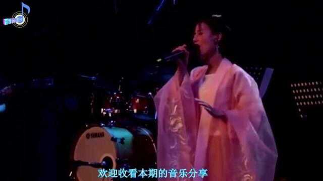 这首被抖音带火的神曲,短短几天播放量破亿,歌词戳哭太多痴情人