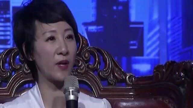 非你莫属:55岁大姐为了女儿执意重返职场,专家直言:放过女儿吧