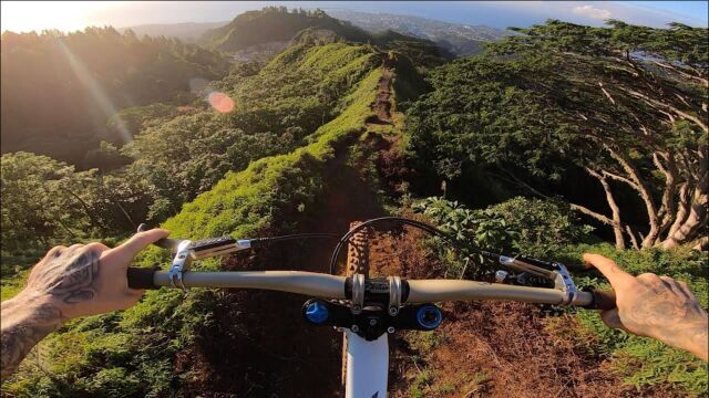 极限单车山路速降,这山坡的景色真心太美!