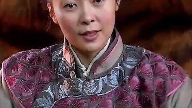 红军首长独自上山,与玉女山土匪谈判,女匪长一看首长瞬间呆住了!