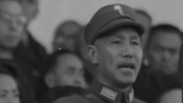 1949年4月,蒋介石亲自到上海布防,妄图引发“第三次世界大战”