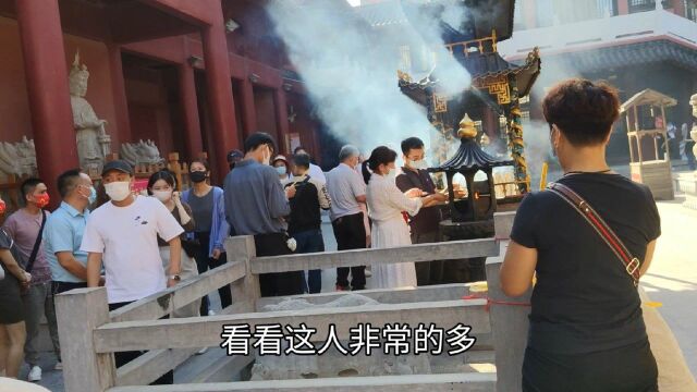 郑州最灵寺院,香客排队来祈福,求财求爱求平安,千处祈求千处应