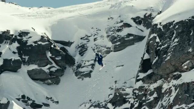 购时髦 | 雪季来临 时髦滑雪装备陪你一起上山 | 封面天天见ⷩ€›姐出街