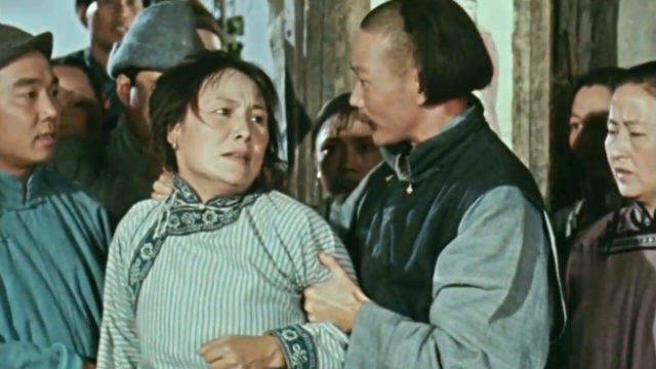 鲁迅笔下最惨的女人,揭露了封建社会吃人的本质,看的人压抑难受!