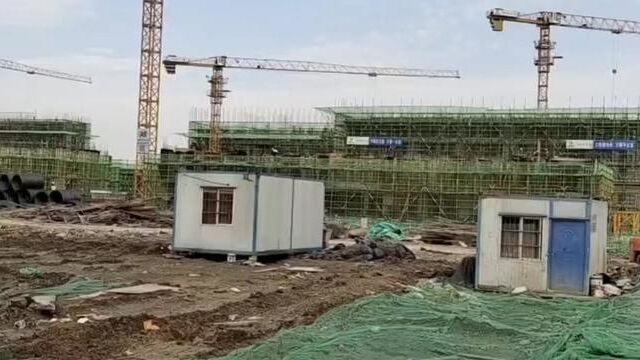 项目预计2025年5月竣工,建成后可安置居民1696户,安置人数5428人.