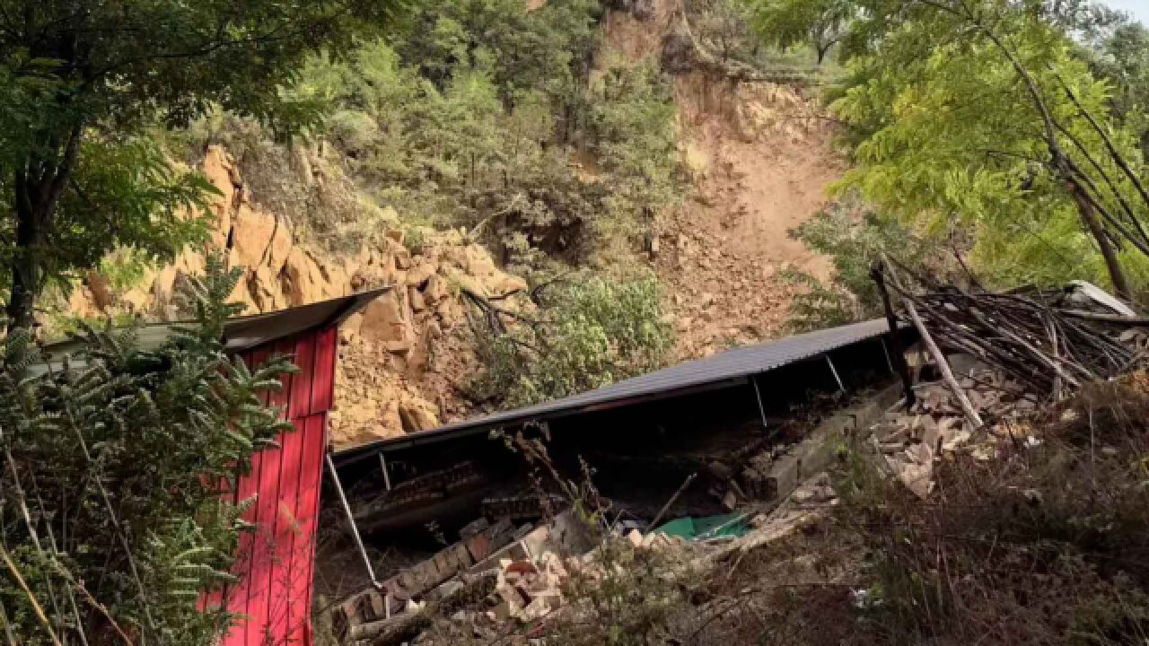 5人被困!山西吕梁离石区发生一起山体滑坡 救援进行中