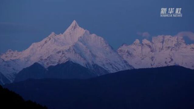 在梅里雪山遇见“日照金山”