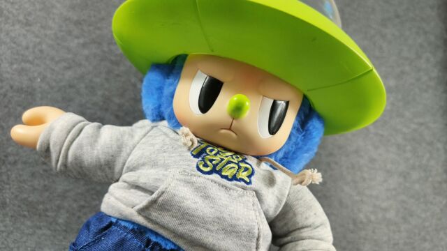 YOOTTOY xTOYSSTAR 迅合行联名款 Sullivan Staff外星人叛逆熊手办