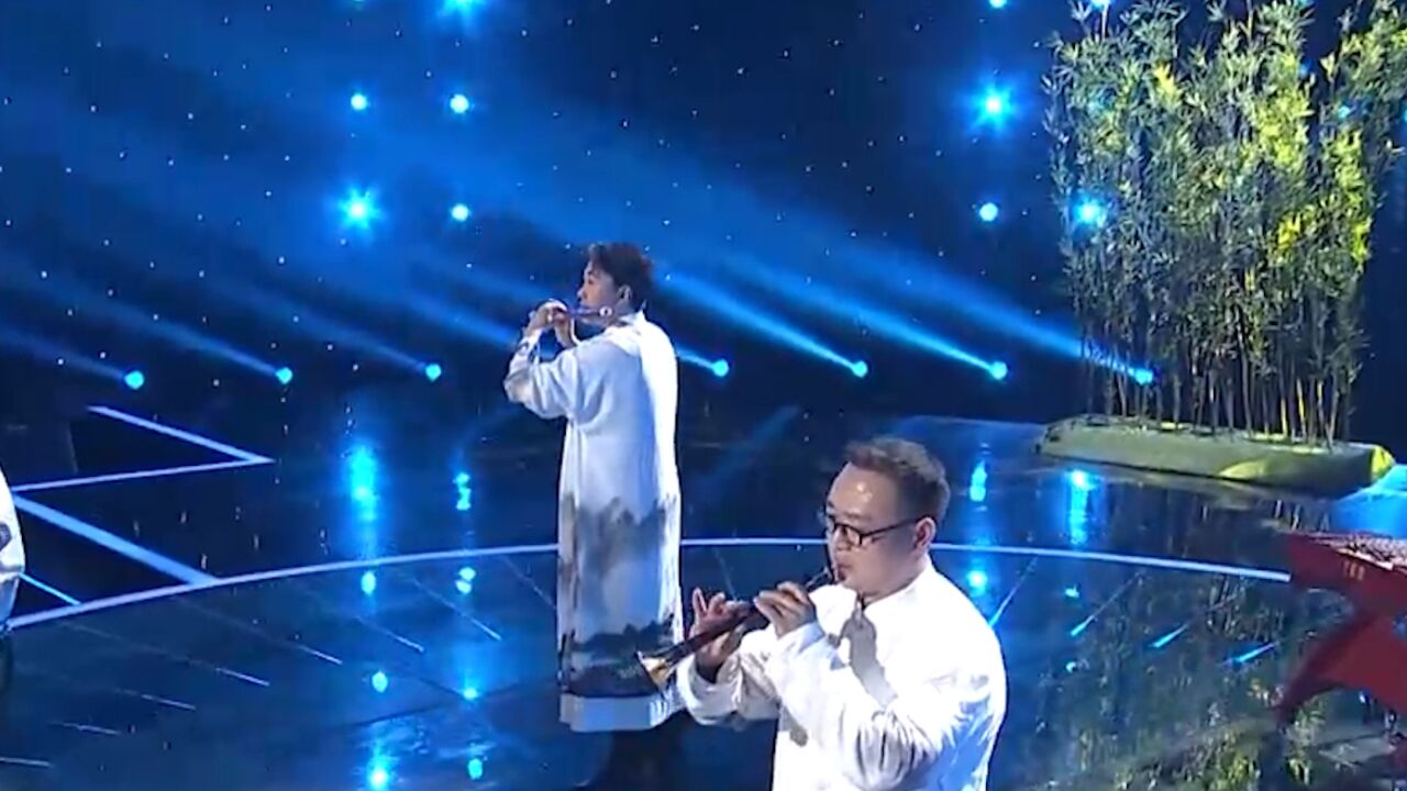 王一安等人演奏《离殇》,旋律柔美舒缓,动听极了